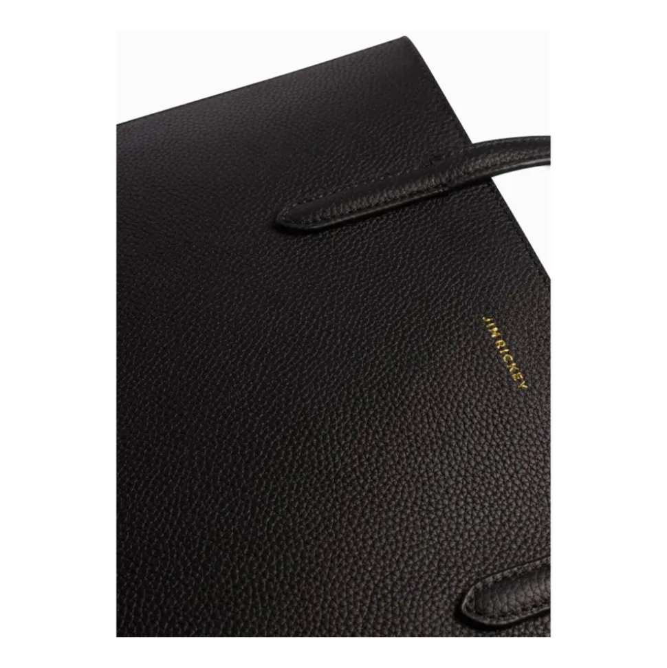 Ann Business 16"