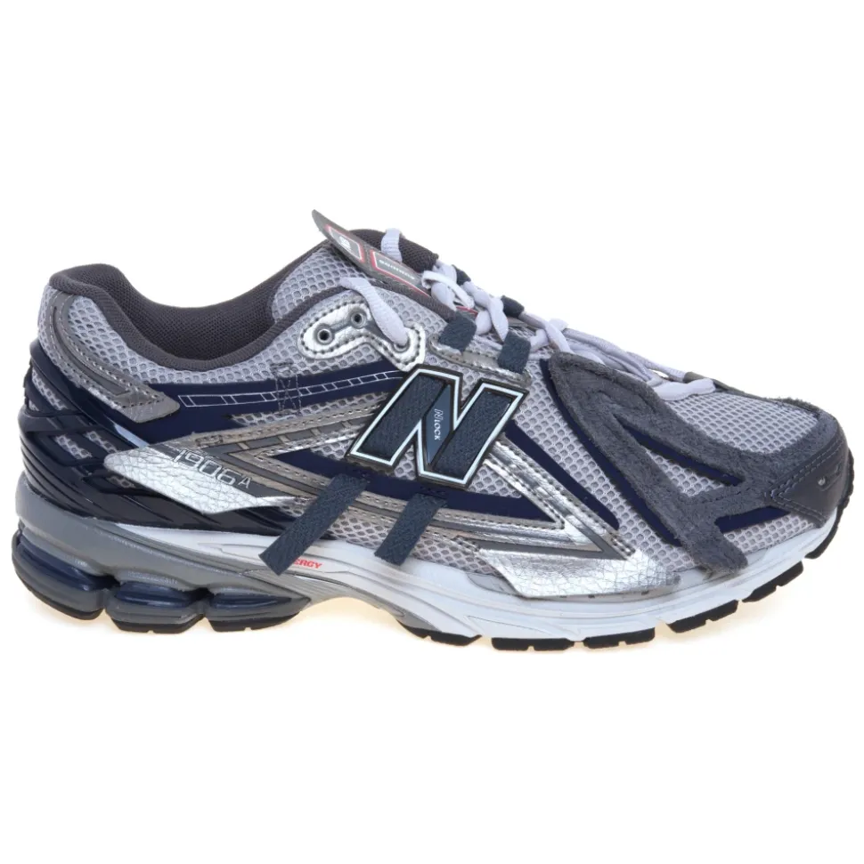 1906A Sneaker