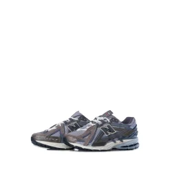 1906A Sneaker