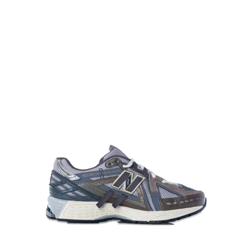 1906A Sneaker