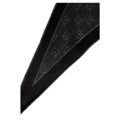 Asymmetrisk skjerf med monogram