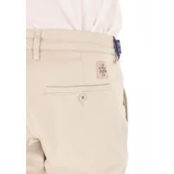Bobby Chinos