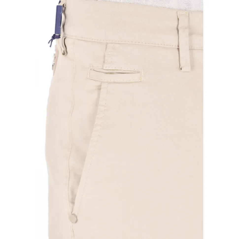 Bobby Chinos