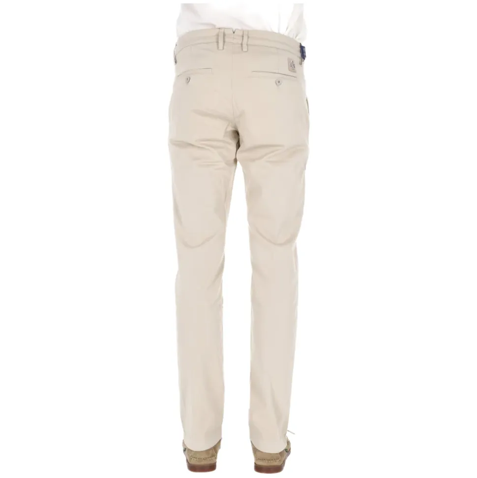 Bobby Chinos