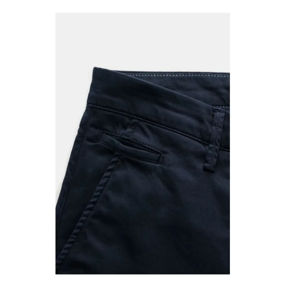 Bobby Chinos