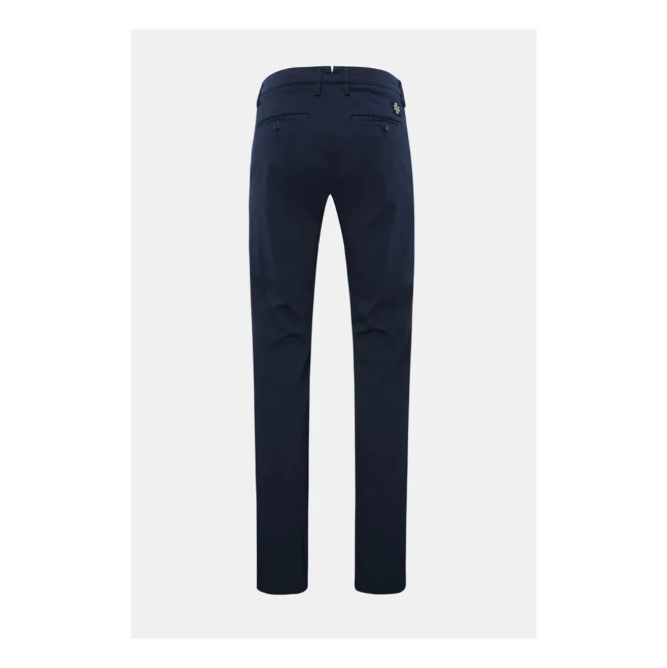 Bobby Chinos