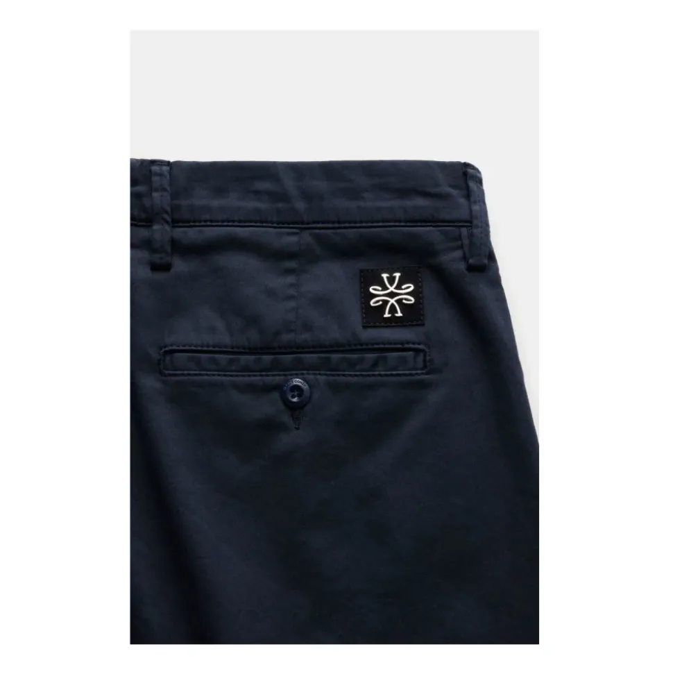 Bobby Chinos