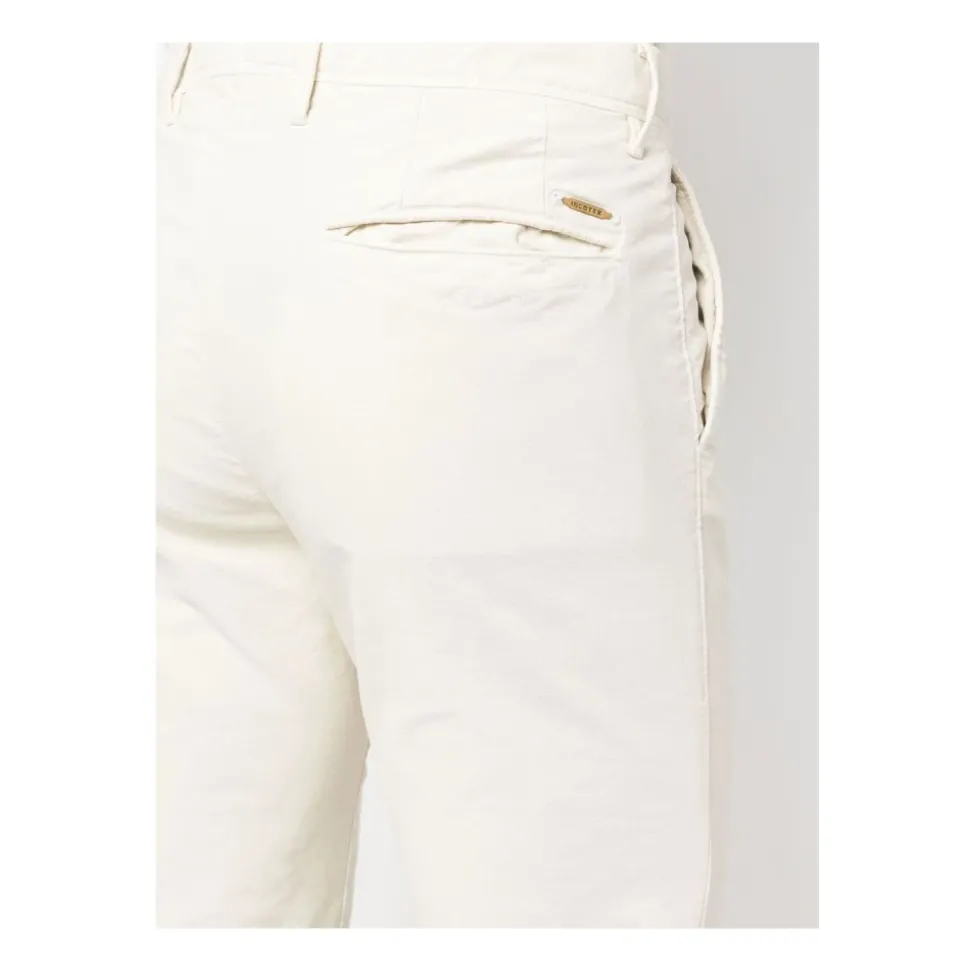 Chinos