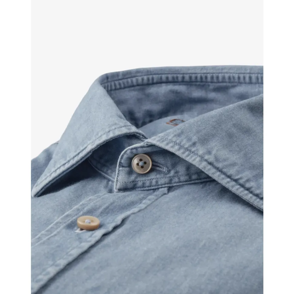 Denimblå, avslappet, formsydd skjorte