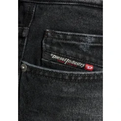 2001 D-Macro Jeans