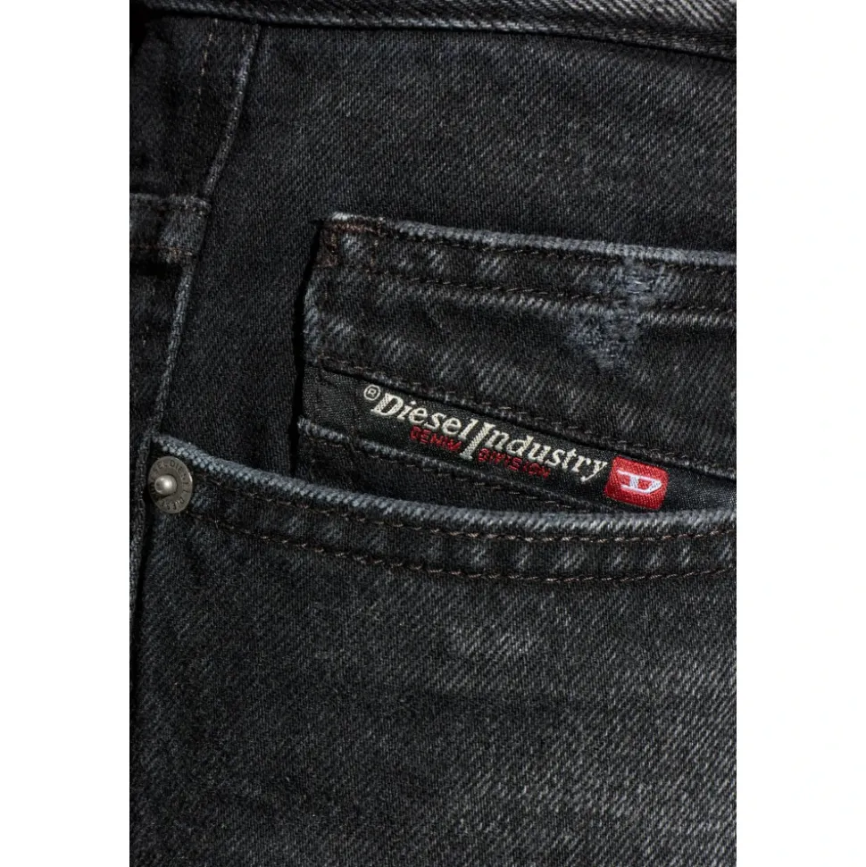 2001 D-Macro Jeans