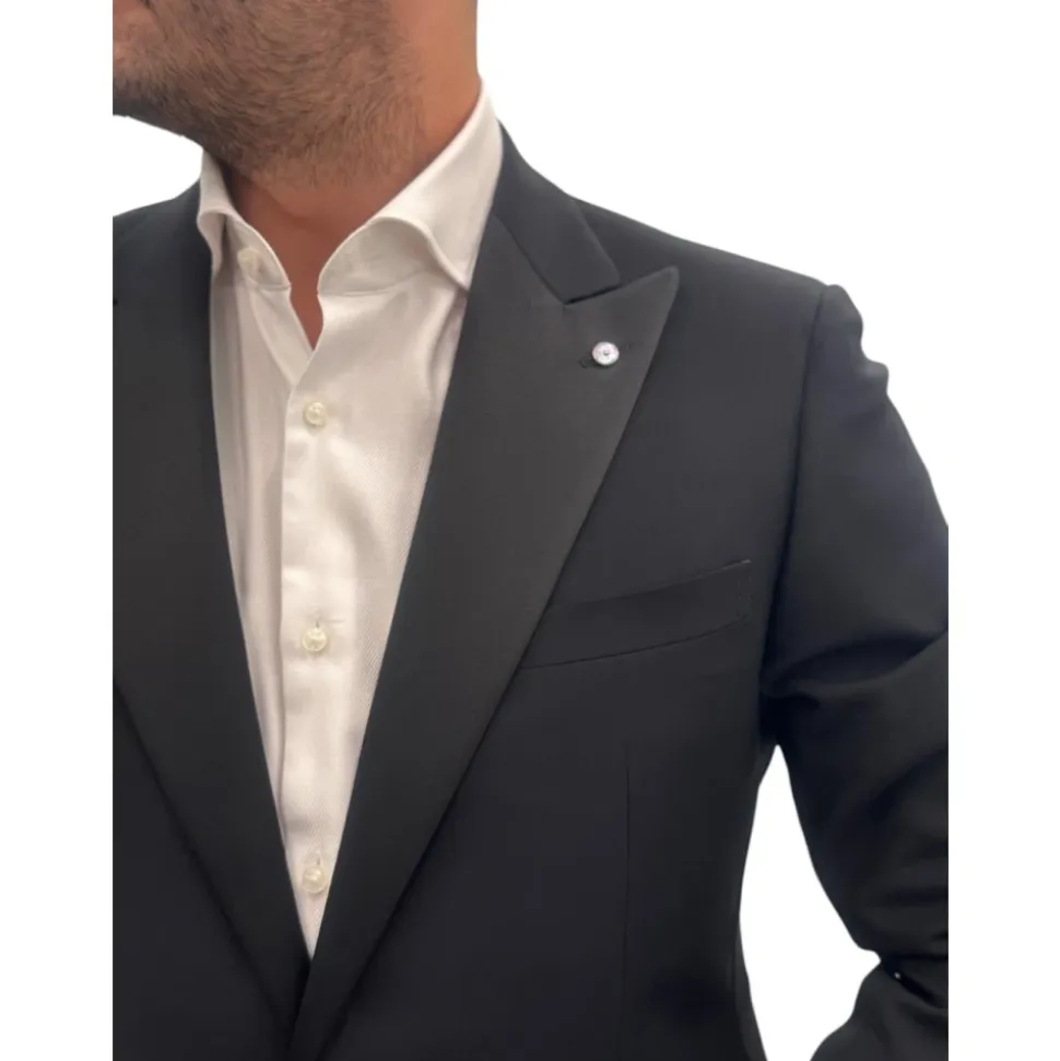 Elegant Smoking Suit