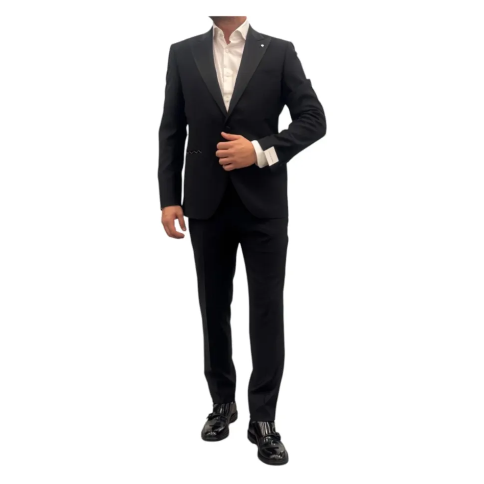 Elegant Smoking Suit