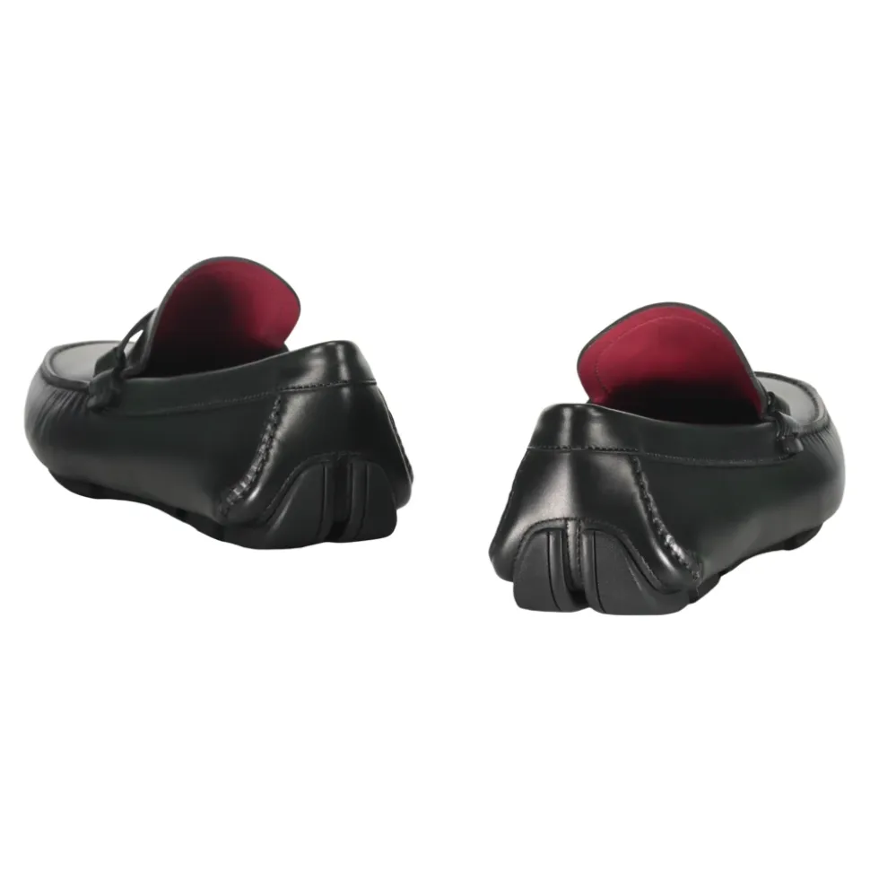 Klassiske skinnloafers med logodetalj