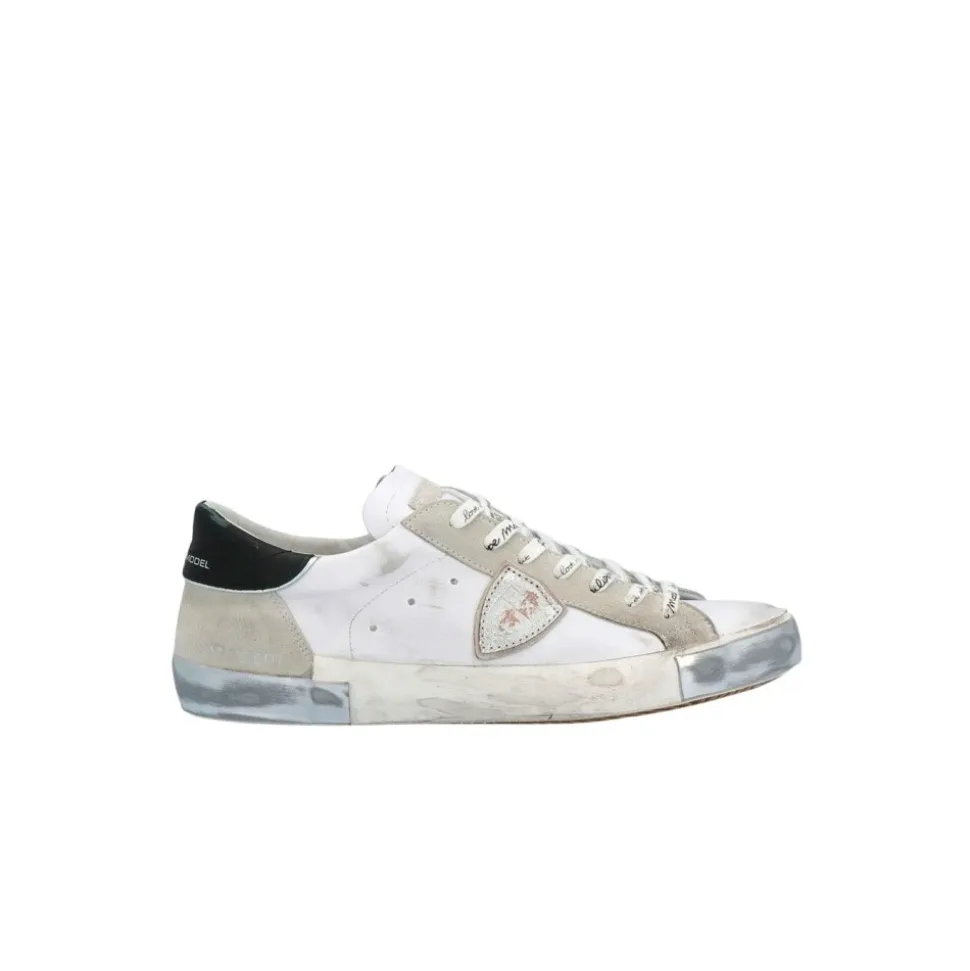 Low Top Sneakers
