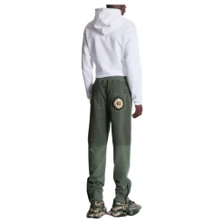 Løstsittende denim og jersey jeans
