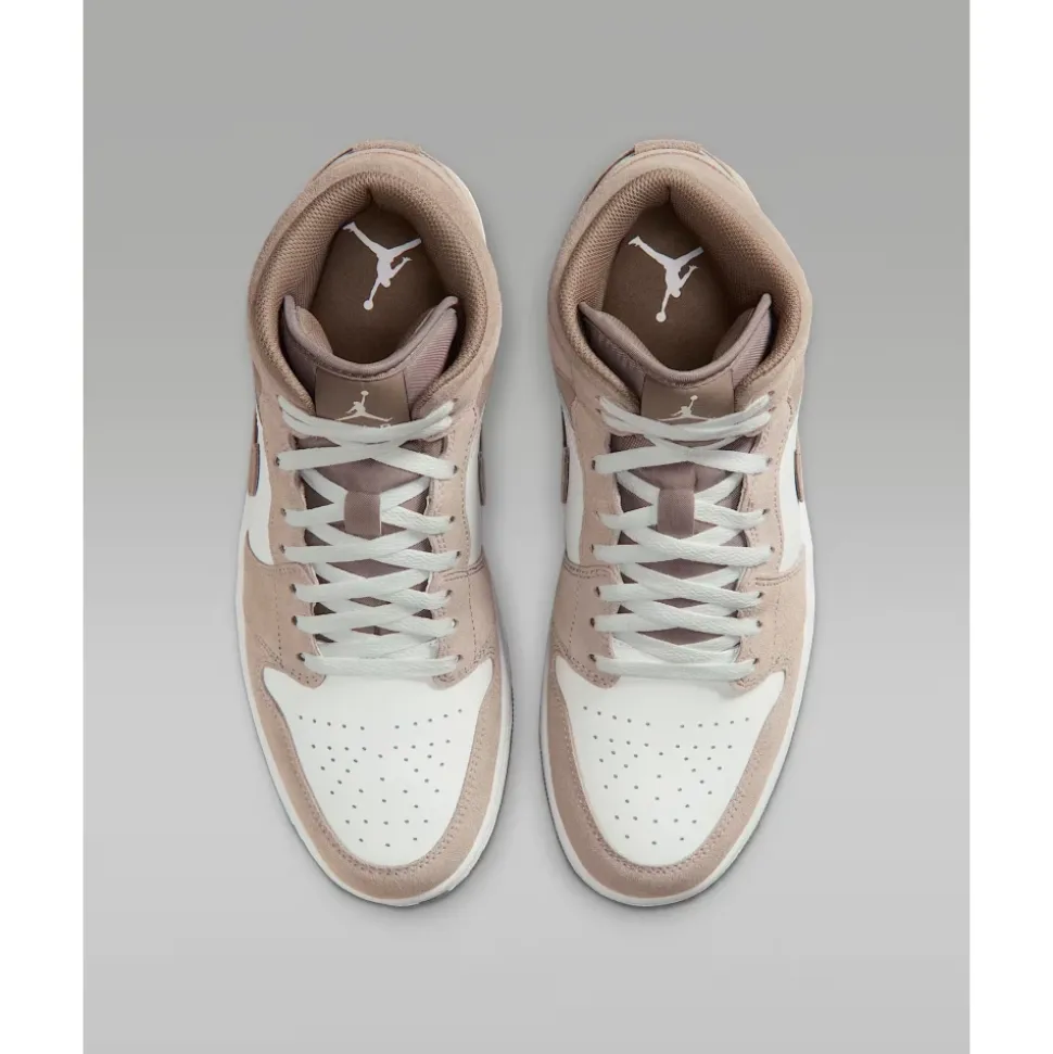 1 Mid Sneaker