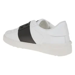 Open Sneakers