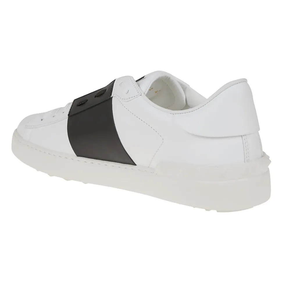 Open Sneakers