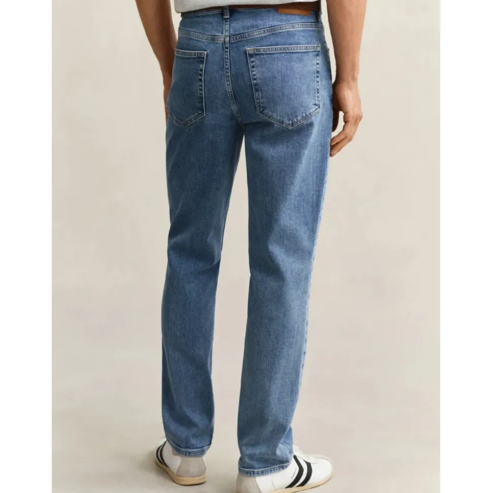 Regular Fit Clean Wash Jeans