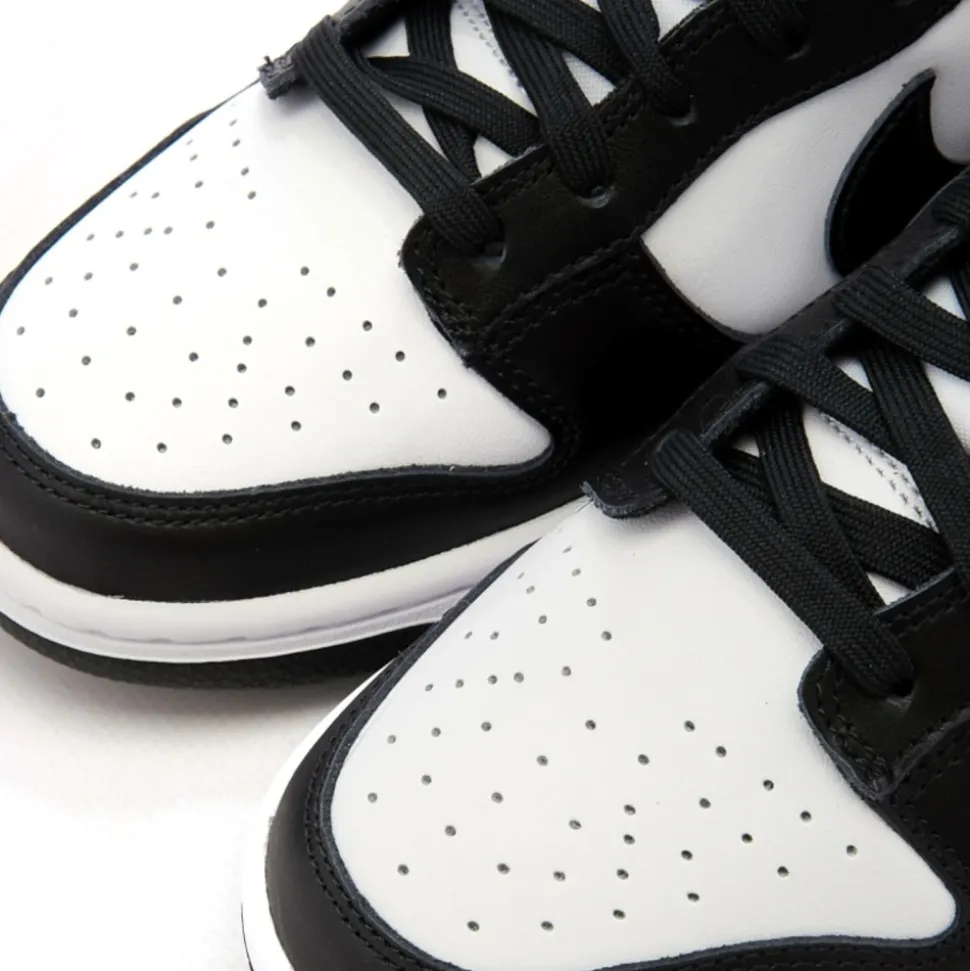 Retro Dunk Low Skinn Sneakers