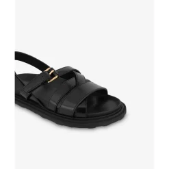 Sandaler i børstet kalveskinn