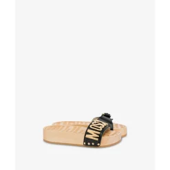 Sandaler i kalveskinn og tre