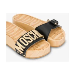 Sandaler i kalveskinn og tre