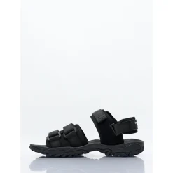 Sandaler med stropper og logoapplikasjon