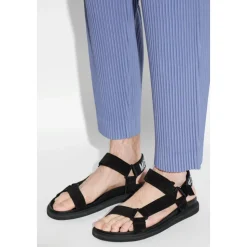 Sandal Med Logo