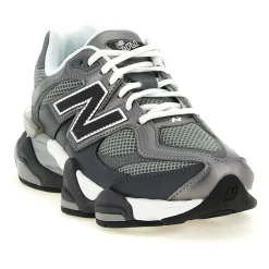 9060 Sneakers