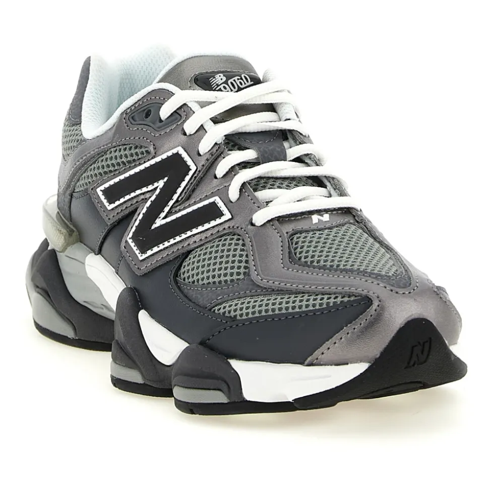 9060 Sneakers