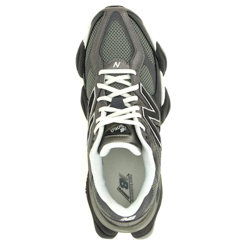 9060 Sneakers