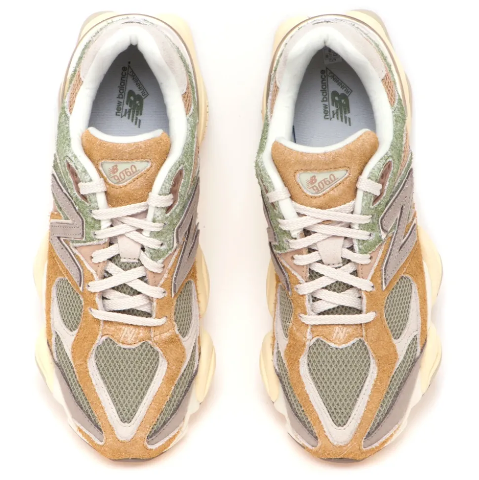 9060 Sneakers
