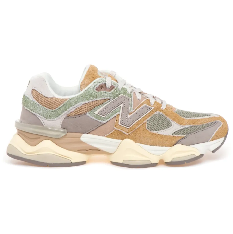 9060 Sneakers