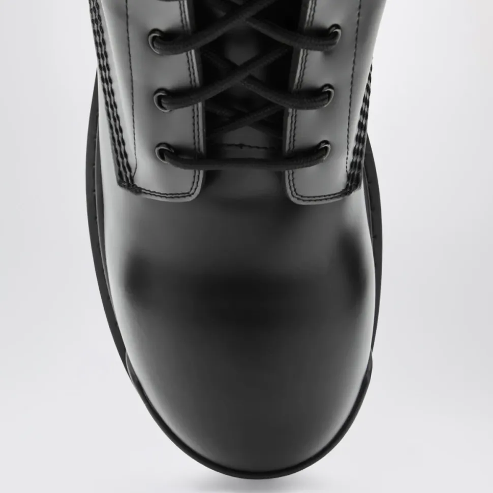 Strike Boot