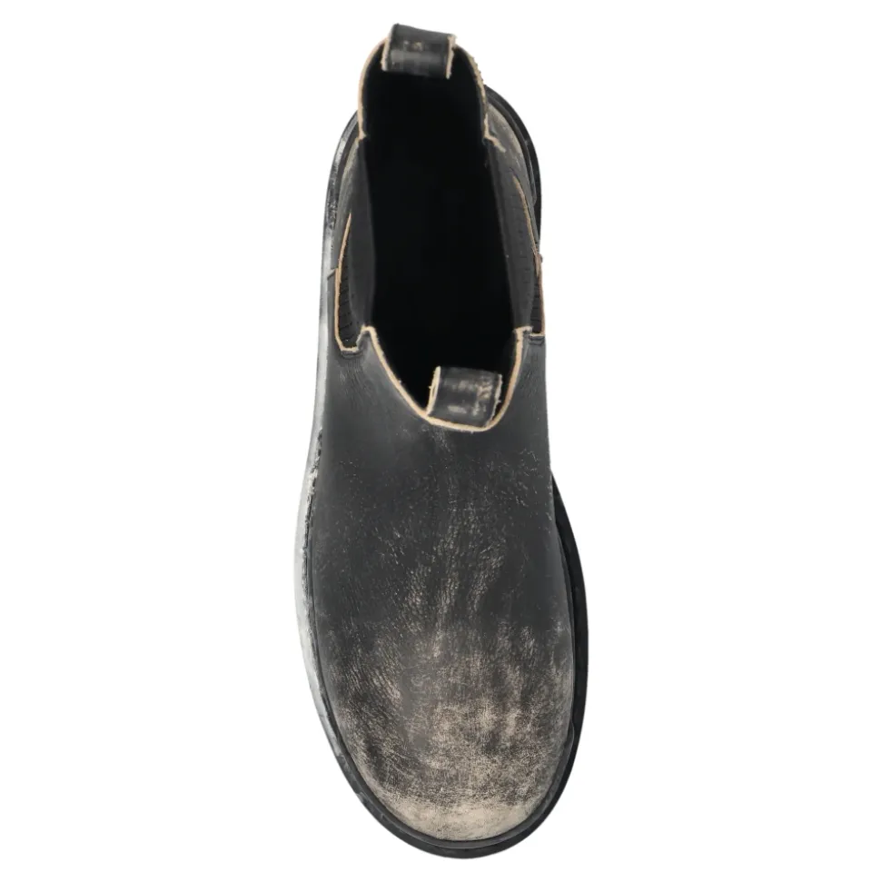 Strike Chelsea Boots