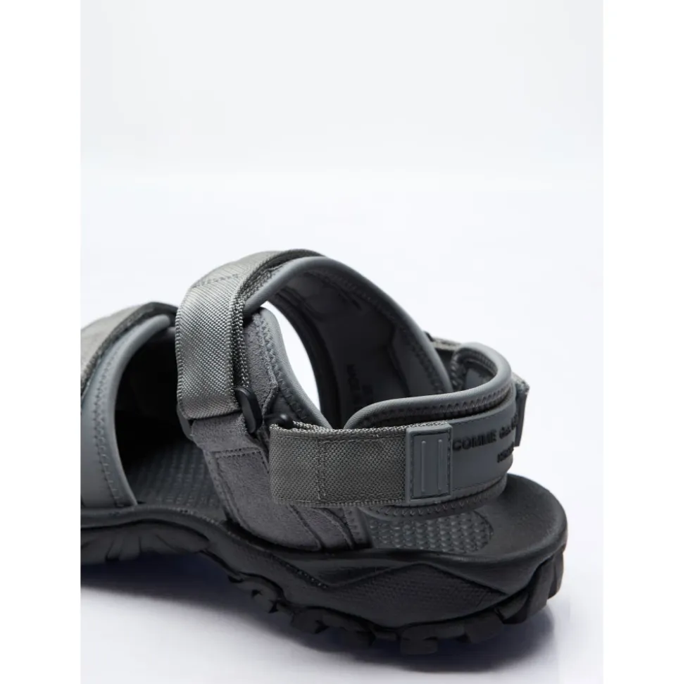 Stroppesandaler med logoapplikasjon