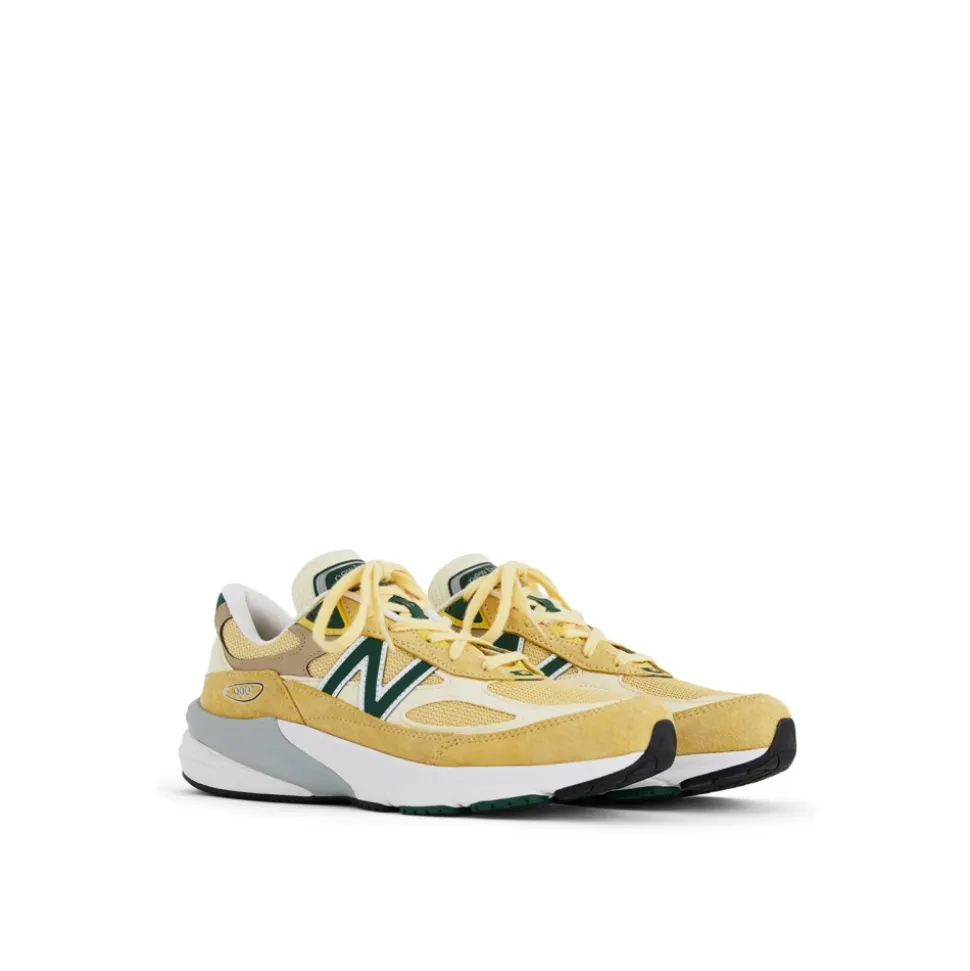 990v6 Made in USA Sneakers