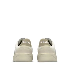 V-90 Sneakers